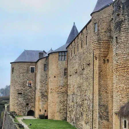 De La Garenne Sedan